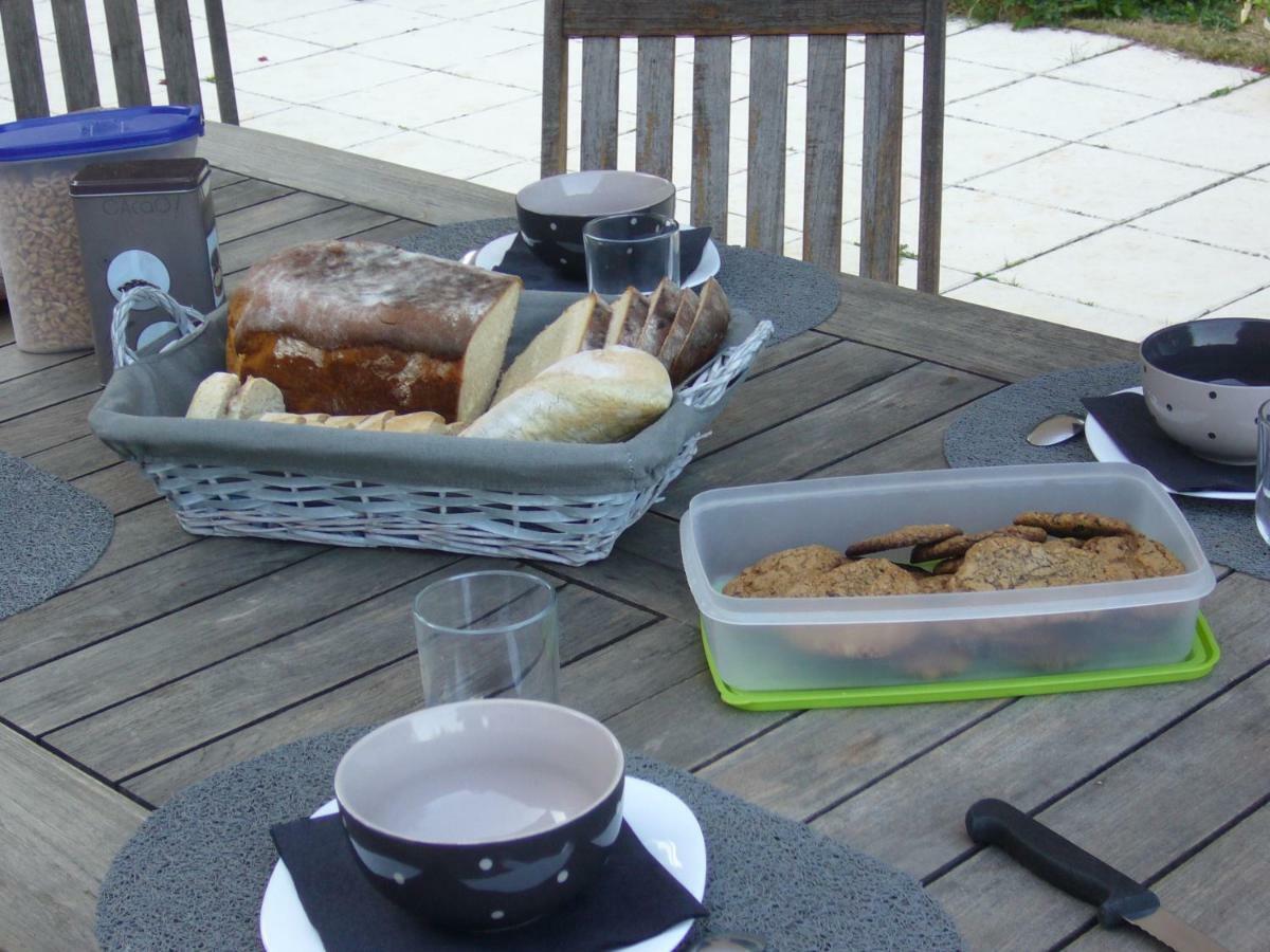 Le Jardin Ombrage Bed & Breakfast Saint-Paul-d'Izeaux Bagian luar foto