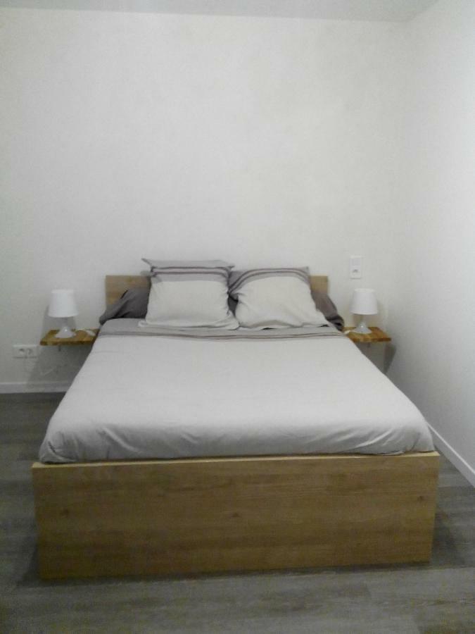 Le Jardin Ombrage Bed & Breakfast Saint-Paul-d'Izeaux Bagian luar foto